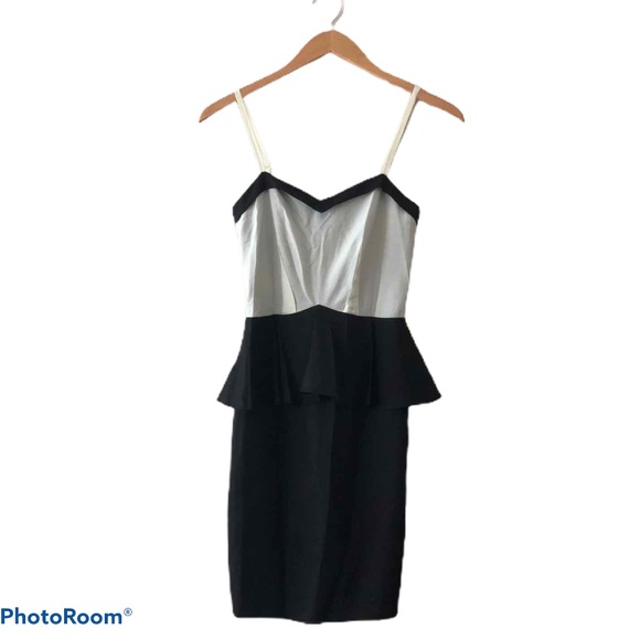 H&M Classic with a twist! - Picture 1 of 4